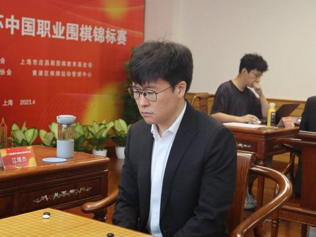 秘书被c摁办公h嗯啊s视频